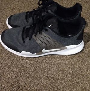 Nike Arrowz gym shoe